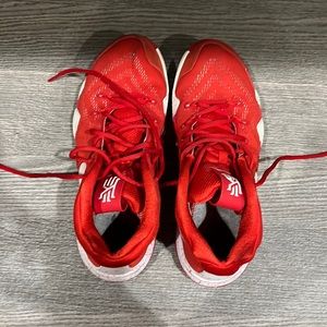 Kyrie 7 ‘university red’